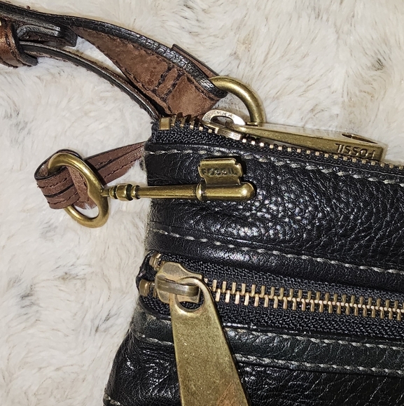 Vintage Fossil Black Pebbled Leather Explorer Triple Zip Black Crossbody Bag - Picture 5 of 13